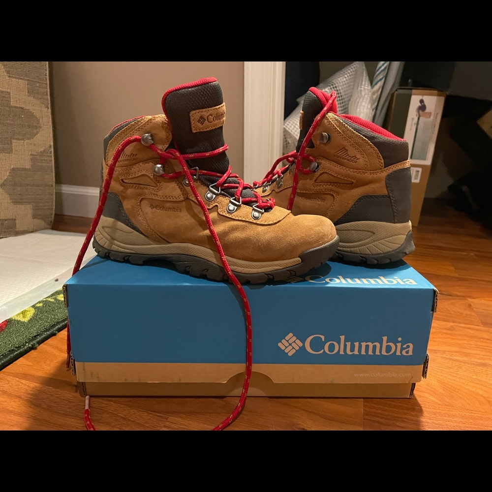 Great condition used hiking boots